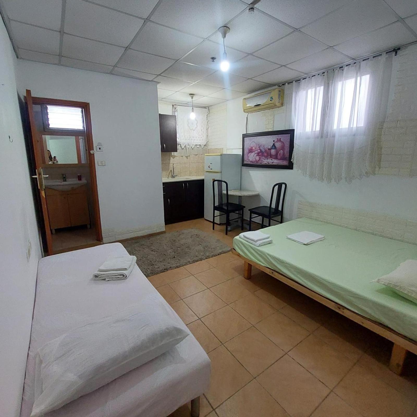 Star Guest- House Hotel Or Yehuda Kültér fotó