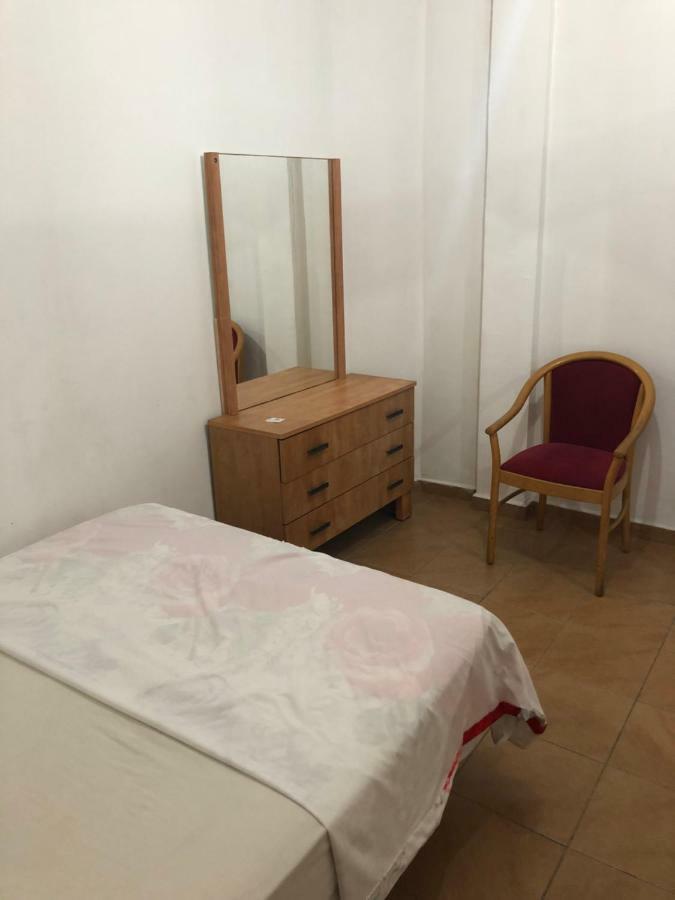 Star Guest- House Hotel Or Yehuda Kültér fotó