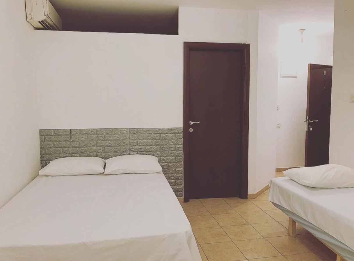 Star Guest- House Hotel Or Yehuda Kültér fotó